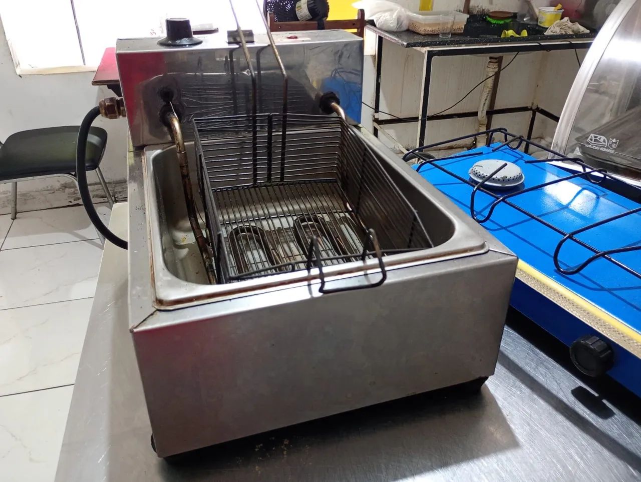 Fritadeira, cafeteira e estufa - Foto 2