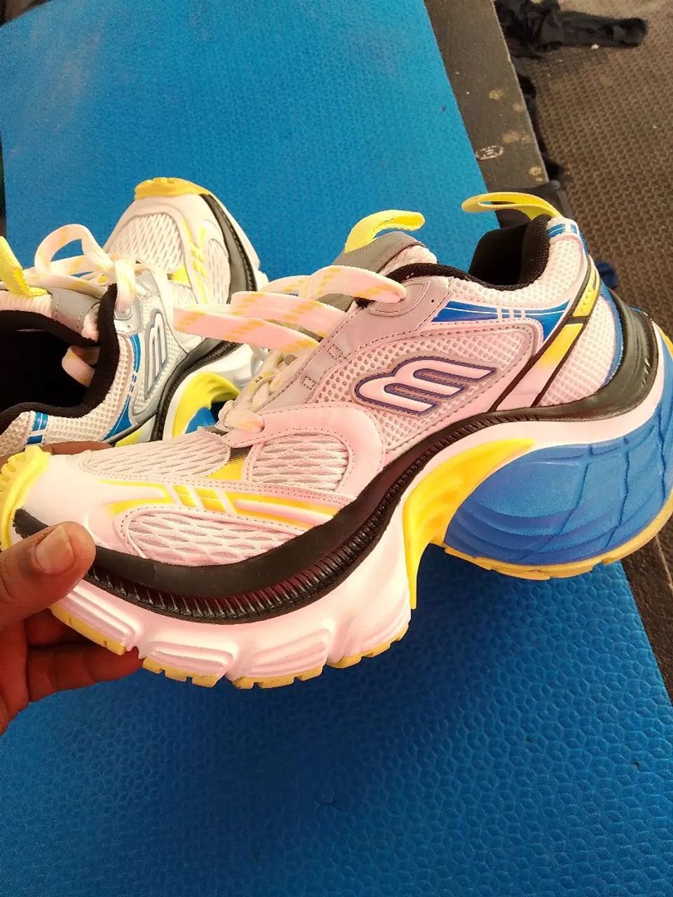 Tênis pegada artista  - Foto 2