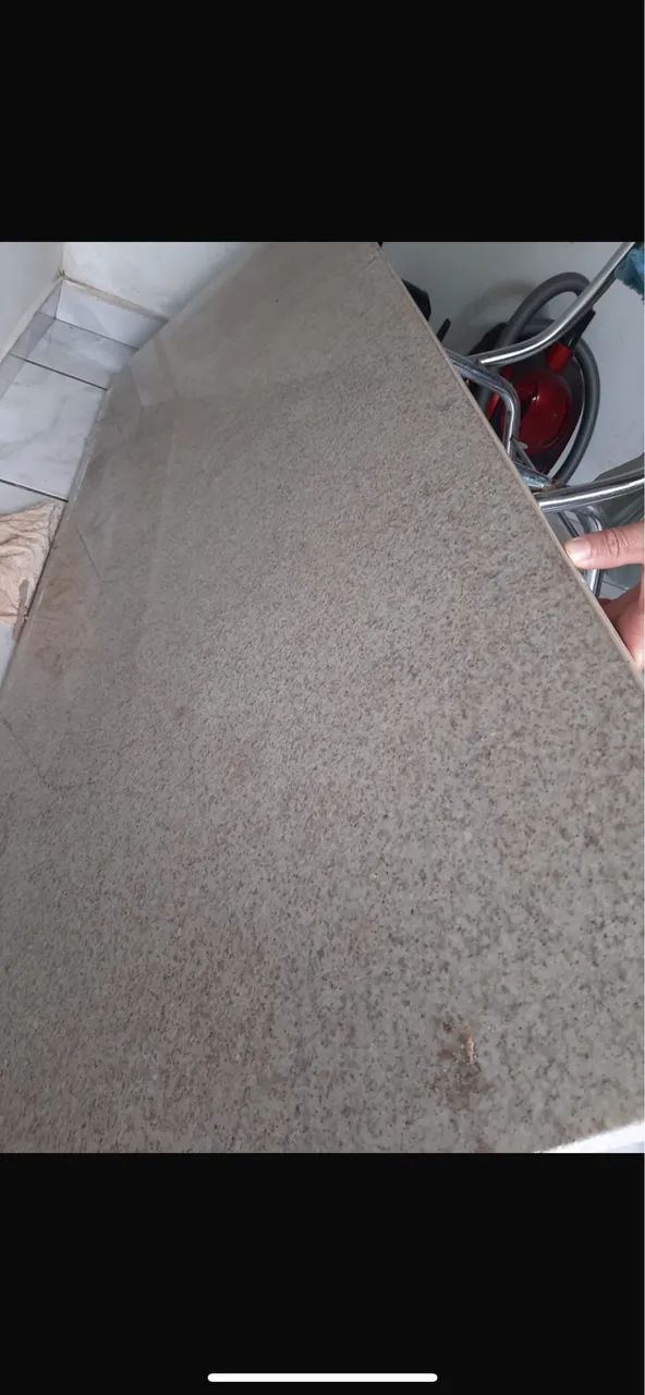 vende-se pedra de marmorie Medida 1m e 50 de comprimento largura 56 cm - Foto 2