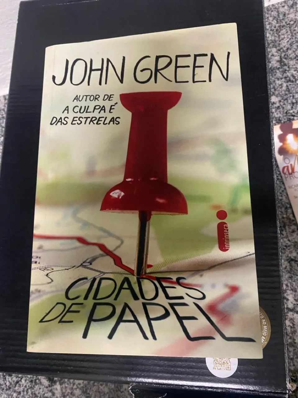 Cidades de Papel - John Green - Foto 4