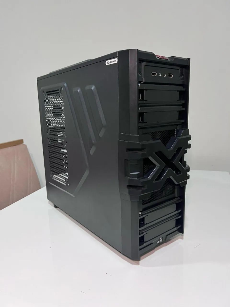 Gabinete AeroCool Strike-X One (leia a descrição)