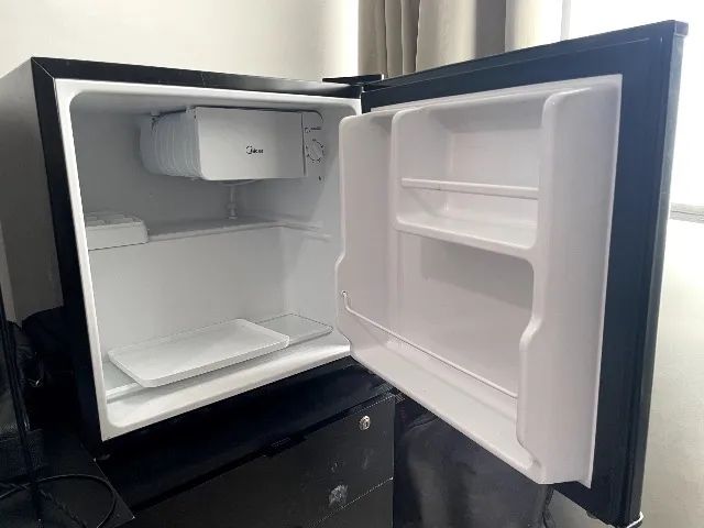 Frigobar Midea Preto 127v - Foto 4