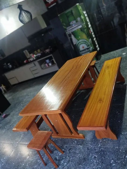 Conjunto de Mesa e Bancos de Madeira Maciça Tatajuba  - Foto 3