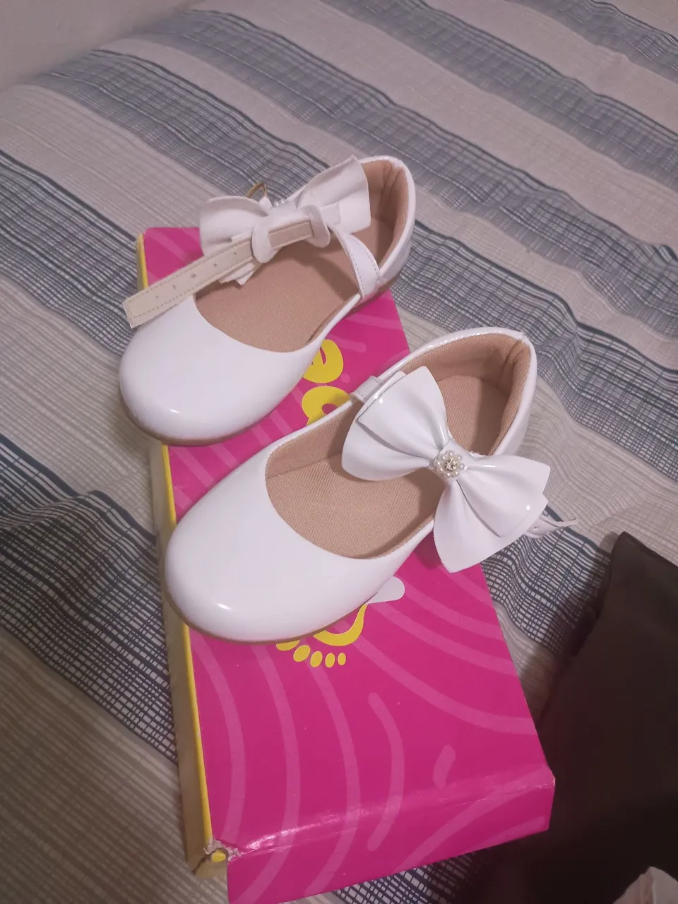 Sapatilha Infantil Branca com Laço - Elegância para sua Princesa!