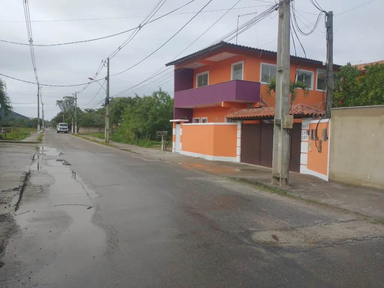 Alugo casa em inoã