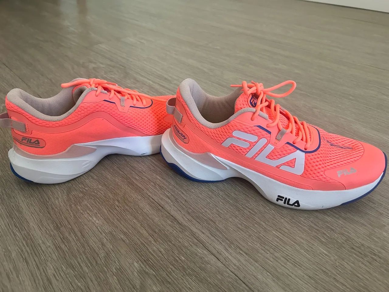 Tênis FILA modelo Recovery feminino  - Foto 2