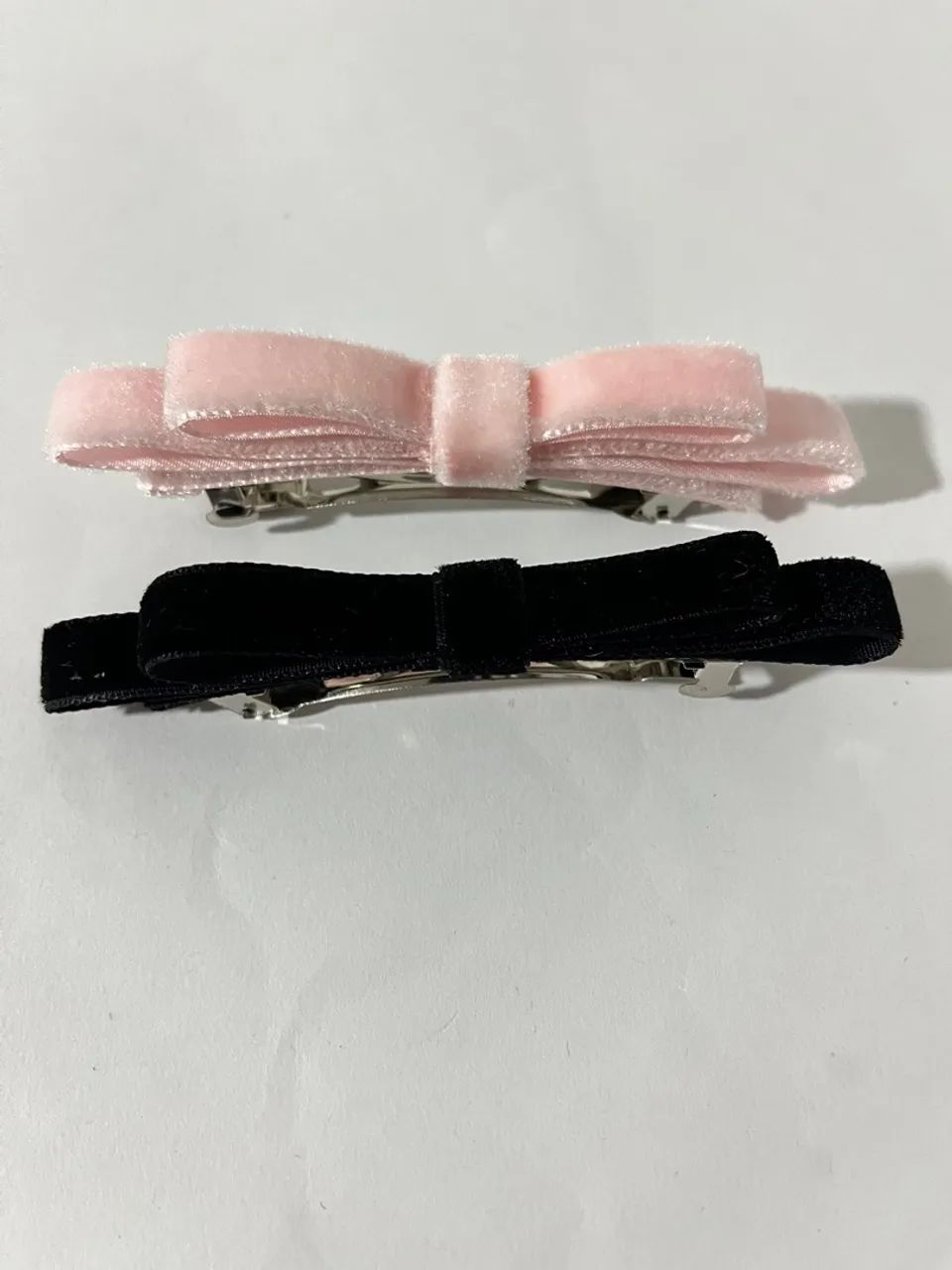 Presilha de cabelo laço rosa de veludo  - Foto 3