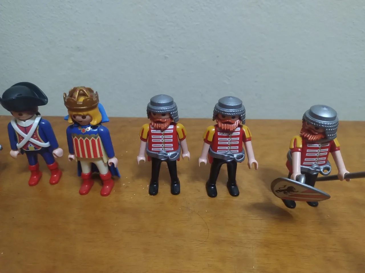 Playmobil - 8  bonecos medievais - Foto 2