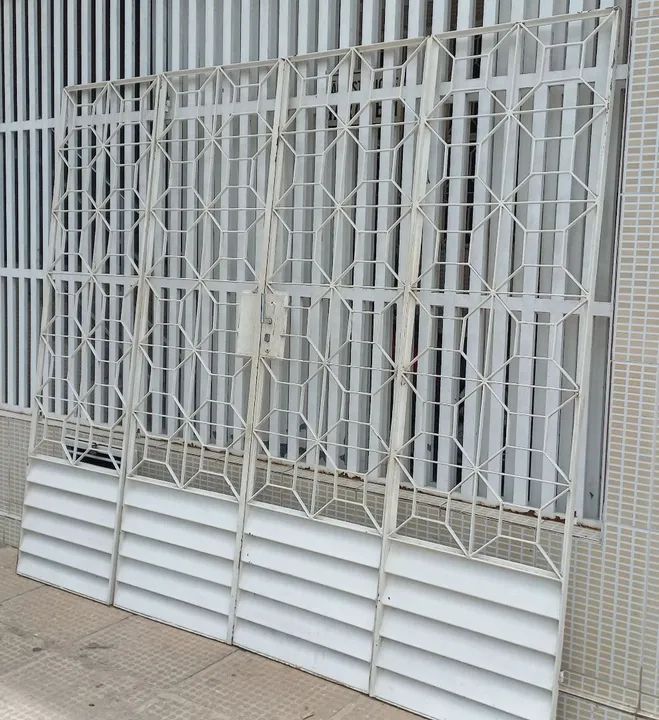 Portão em ferro com janelas - 8 peças - Foto 4