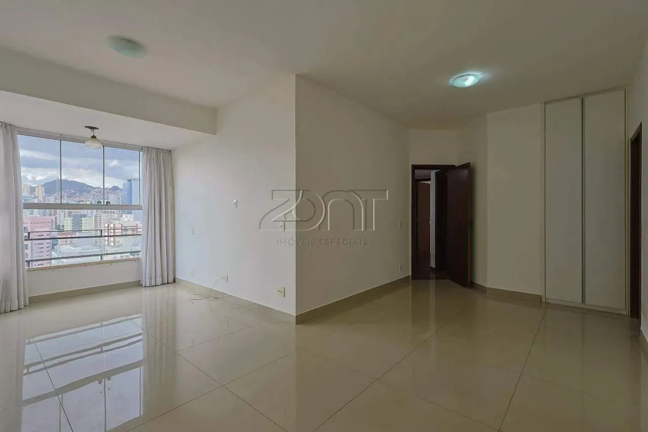Apartamento | 3 quartos | Aluguel | Funcionários