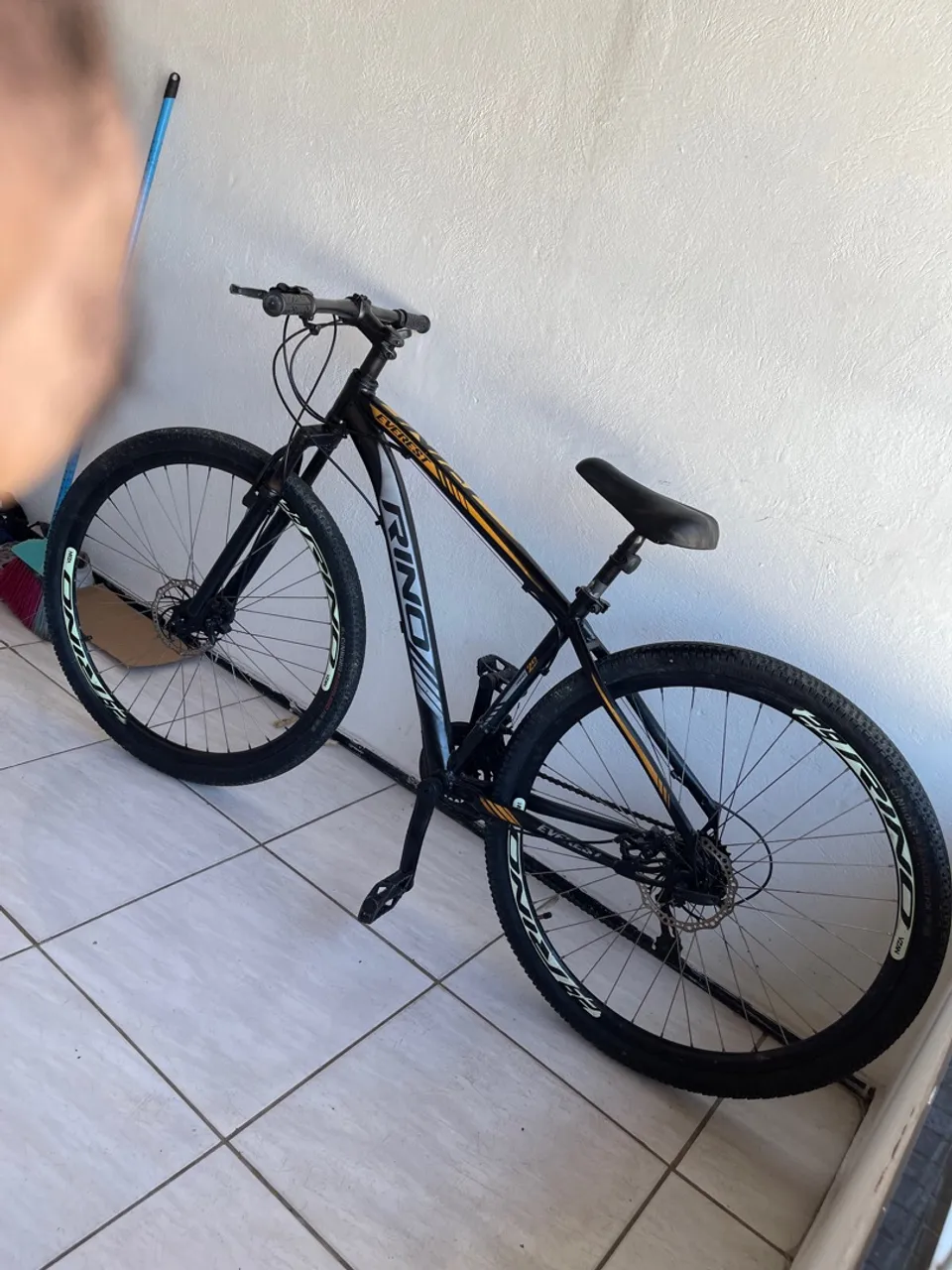 BIKE ARO 29 EVERESTE COR/PRETO TODA IMPECÁVEL PRO USO !!!