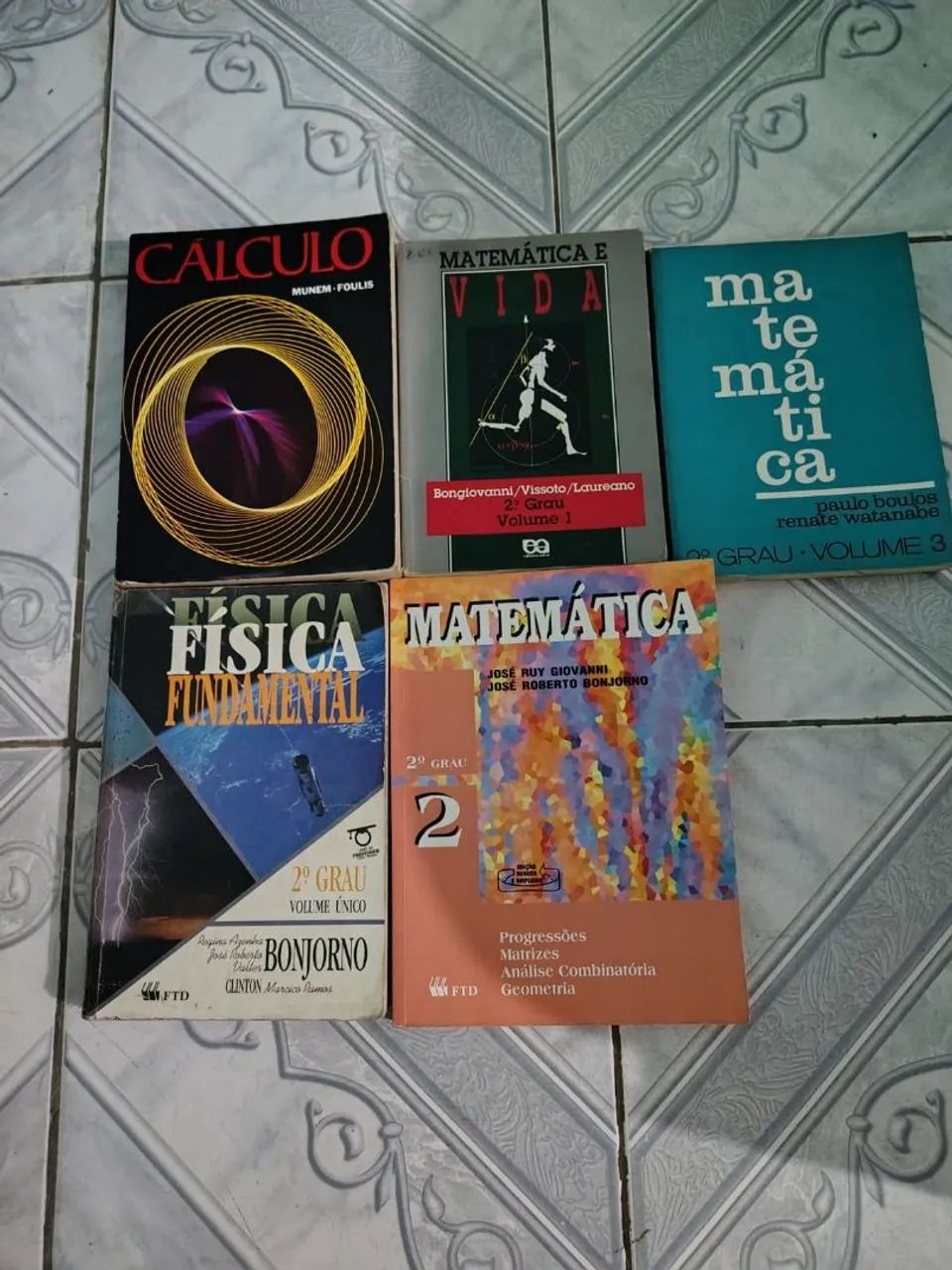 Livros didáticos variados  - Foto 2