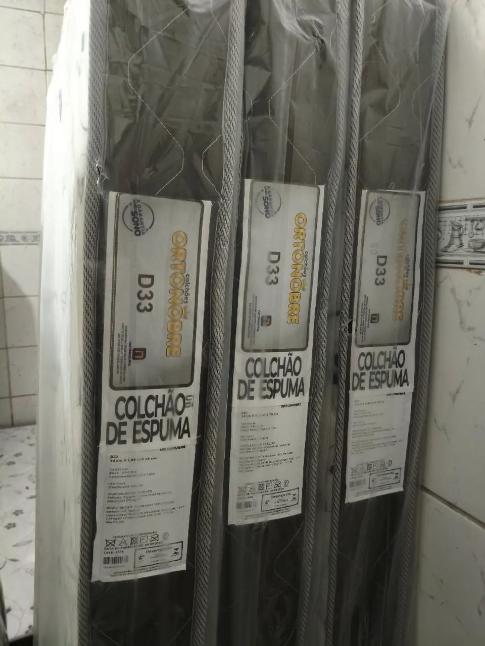 Colchão solteiro D33 14cm novos com frete grátis