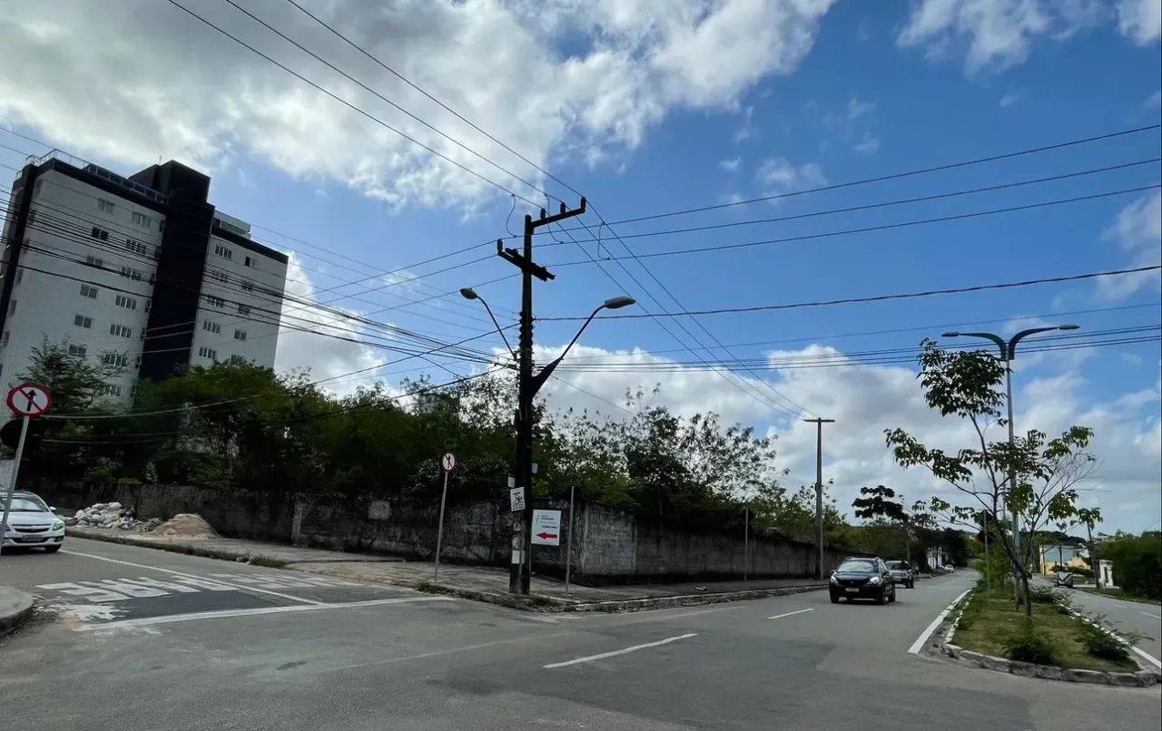 Vendo Terreno no Calhau com 3.200m2 - Murado e Documentado - Foto 4