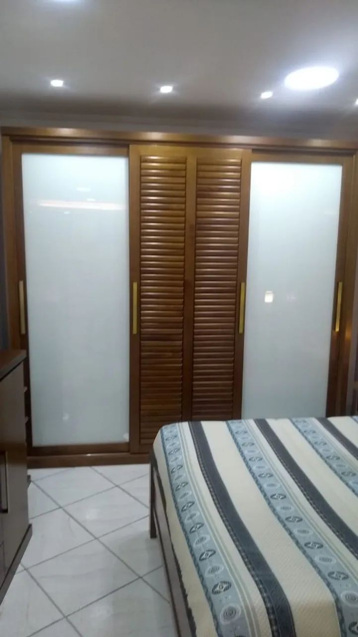 Guarda-roupa de Madeira  - Foto 3