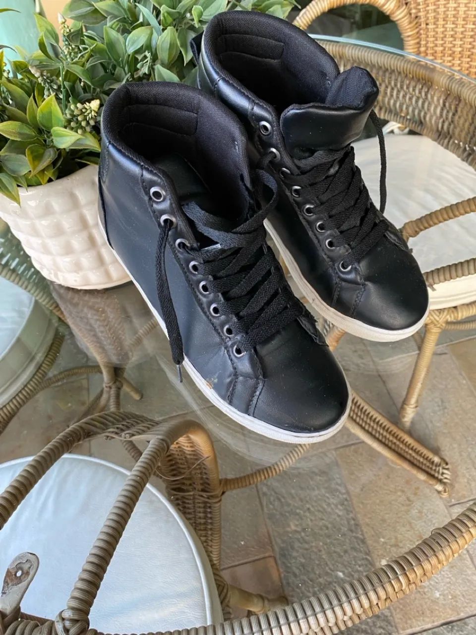 Tênis Preto Cano Alto - Foto 4