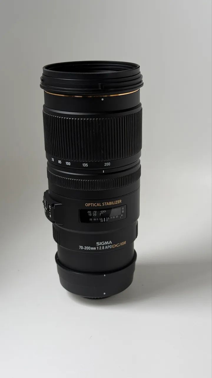 Sigma 70-200mm f/2.8 Telephoto Lens (Requires Repair)