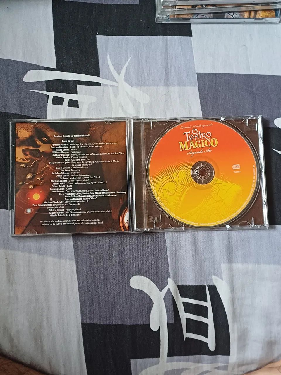Cd e dvd O Teatro Mágico - Foto 3