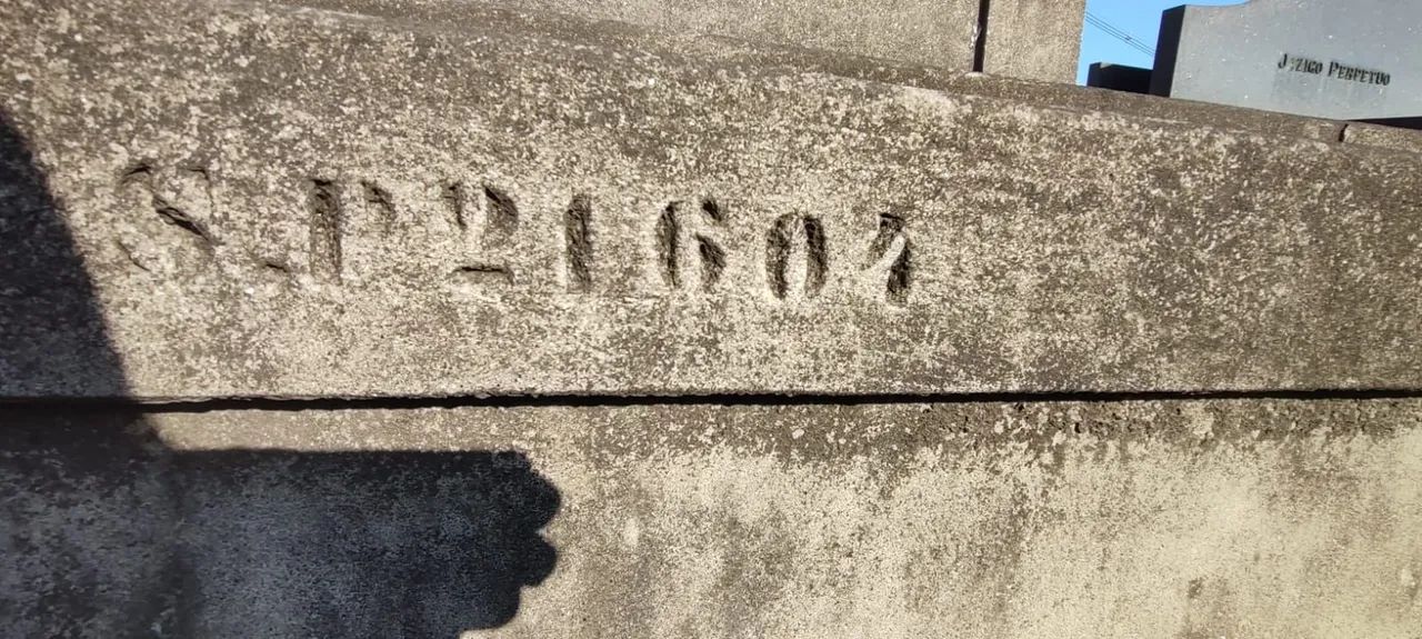 ? Jazigo Perpétuo 2×4 m - Entrada Principal - Cemitério São Francisco Xavier (Caju/RJ)