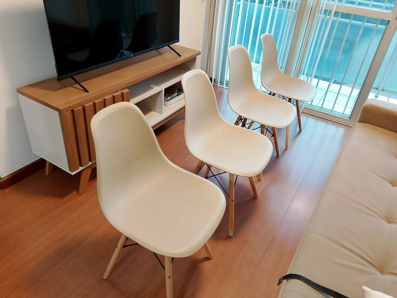 Conjunto de 4 Cadeiras Eames