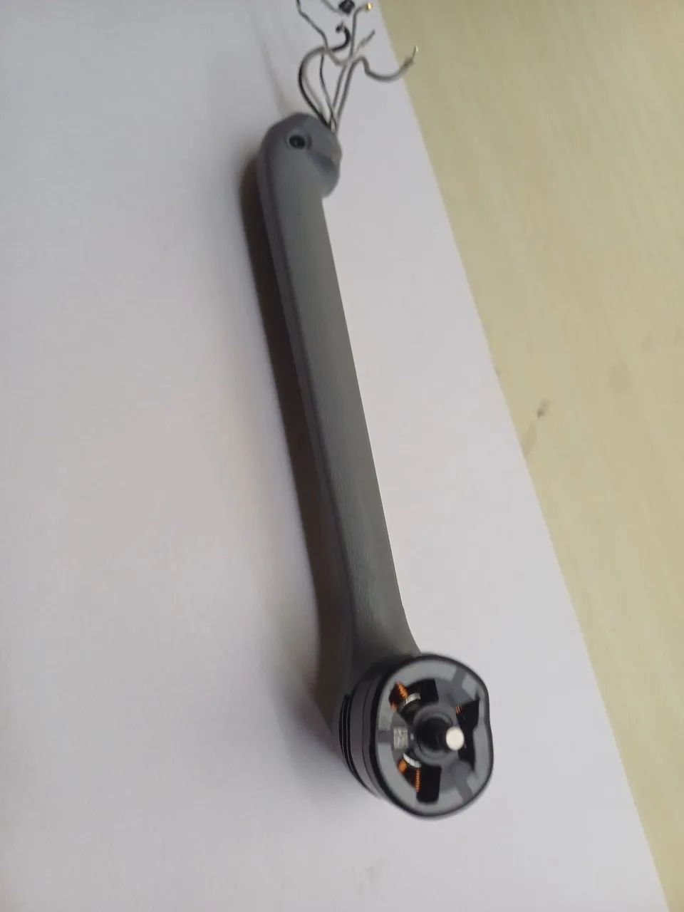 Vendo braço dianteiro direito e trazeiro esquerdo  para drone DJI air3  - Foto 2