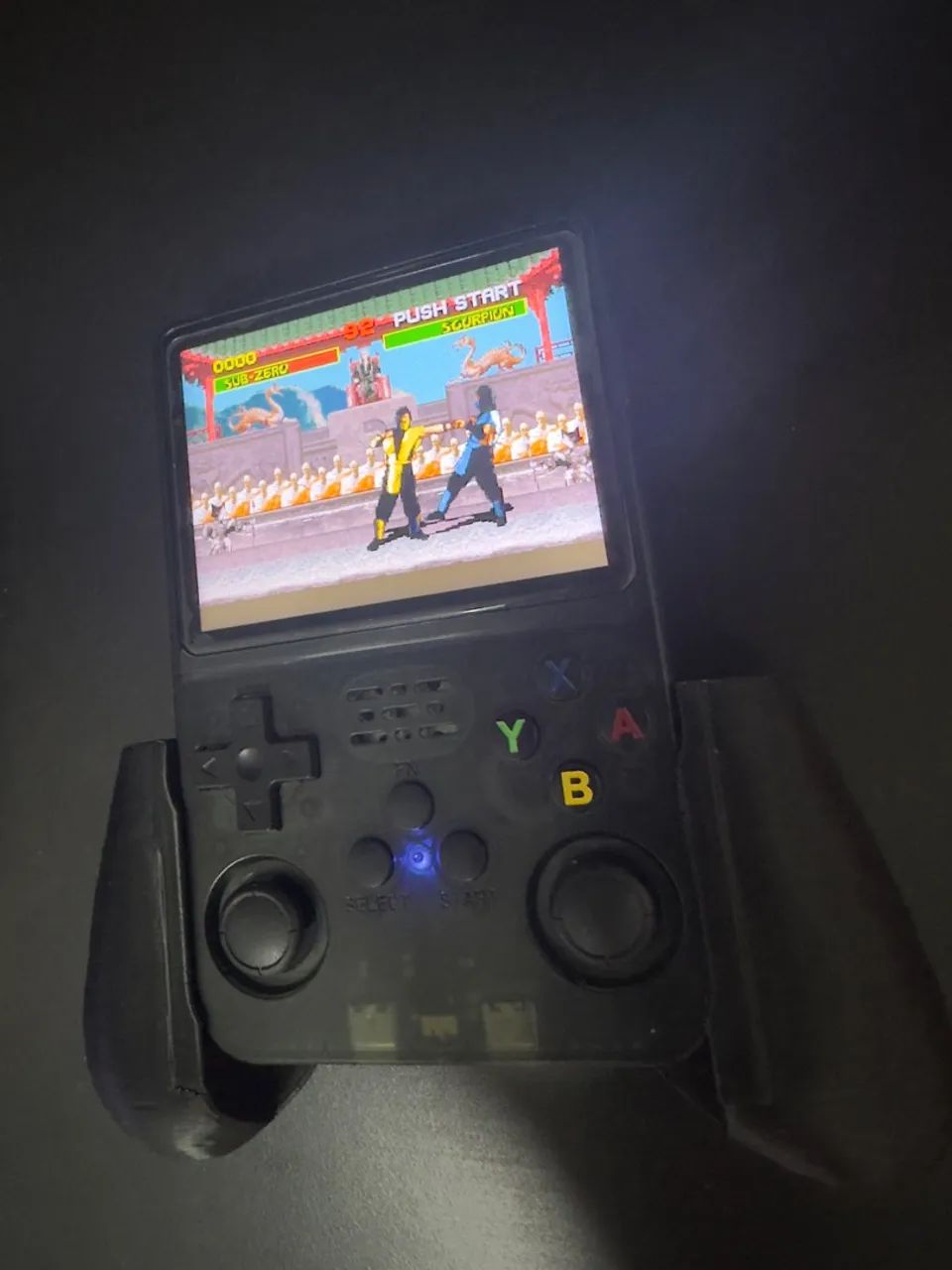 Console Retrô R36S + Grip de controle + Case exclusivo  - Foto 4