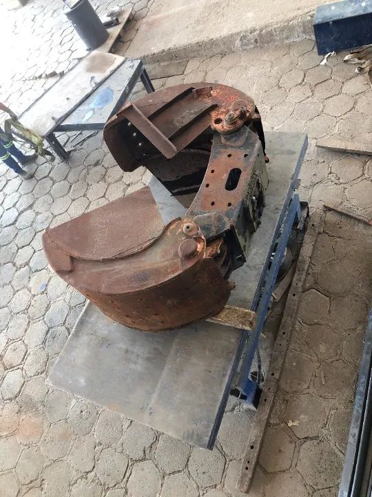 GARRA CAÇAMBA 845 KG - J DE SOUZA