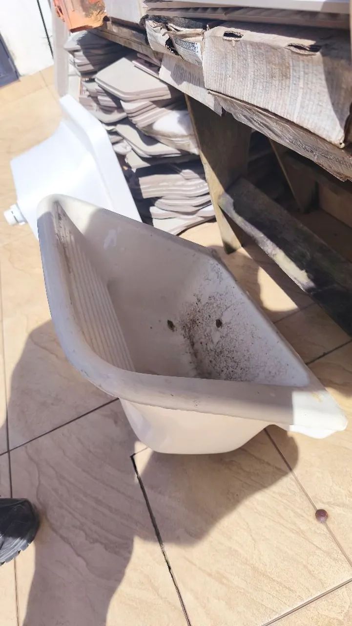 Plastic tank64301537838851120