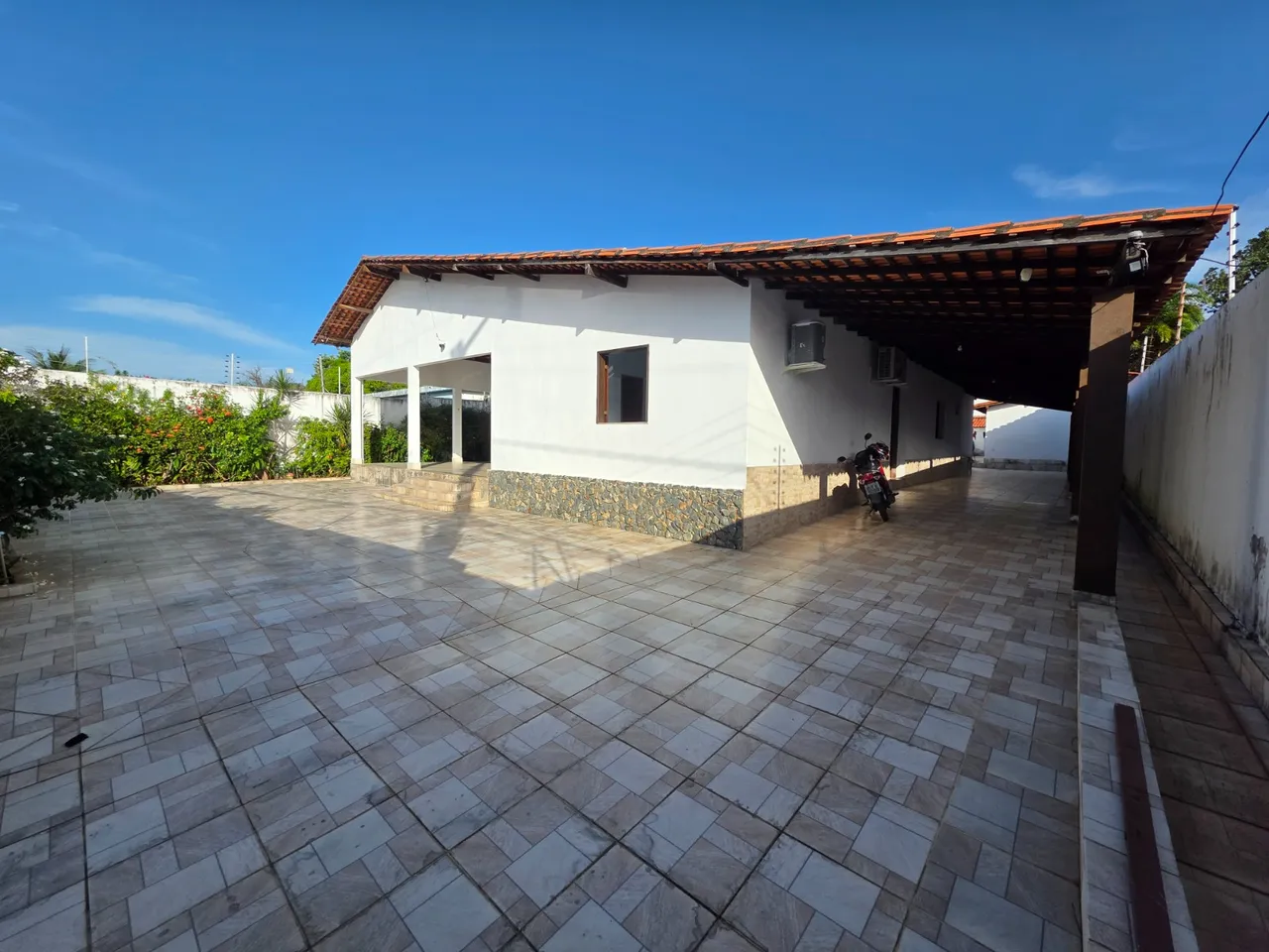 Casa no Olho D'Água 4 suítes espaçosas e Piscina com deck
