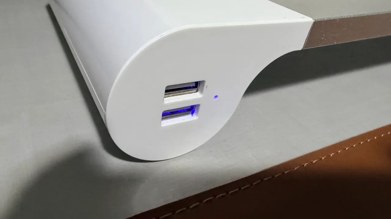 Suporte Base para Monitor com 4 USBs de Carregamento - Foto 4