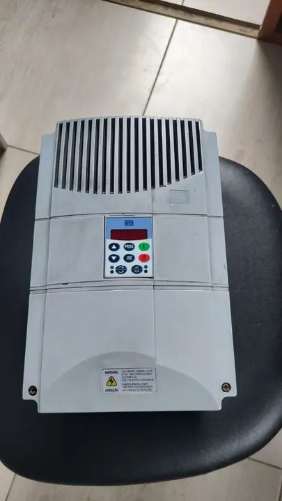 Inversor WEG CFW08 10cv 220v 28A 