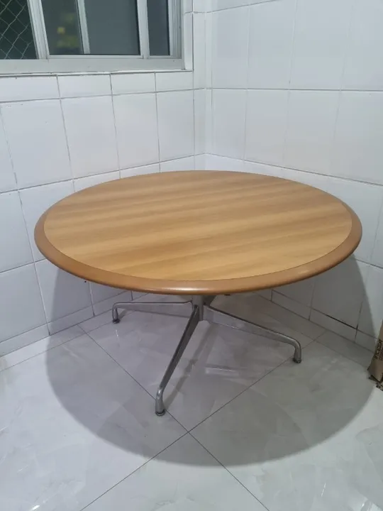 Mesa Jantar Redonda madeira maciça pé inox