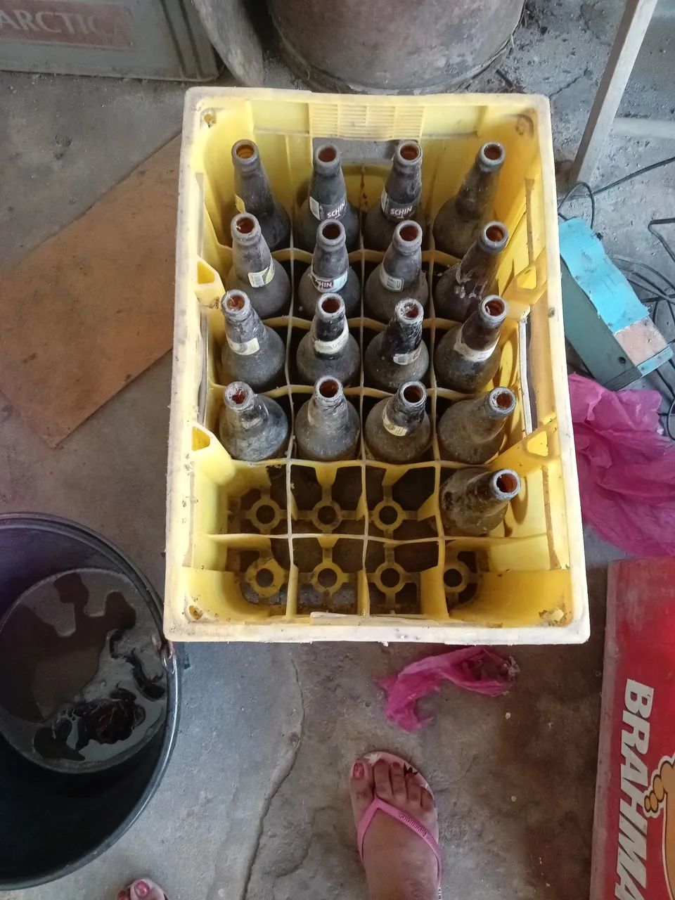 Vendo Caixa de garrafas de vidro para comércio.  - Foto 2