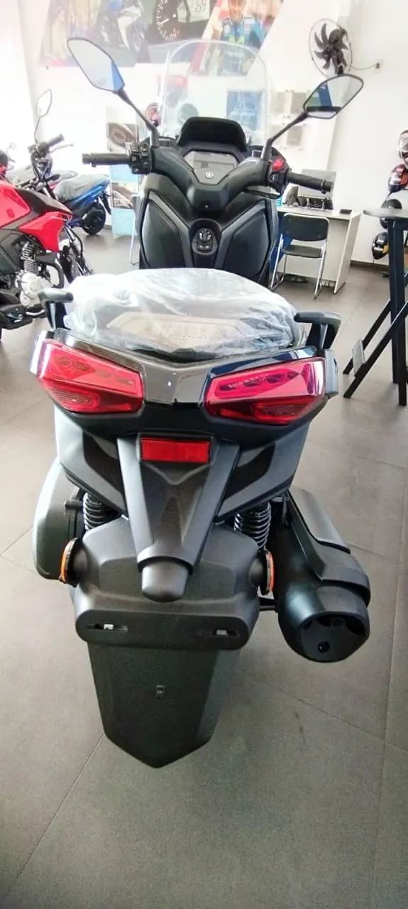 XMAX 300 CONNECTED ABS 2026 - Foto 4