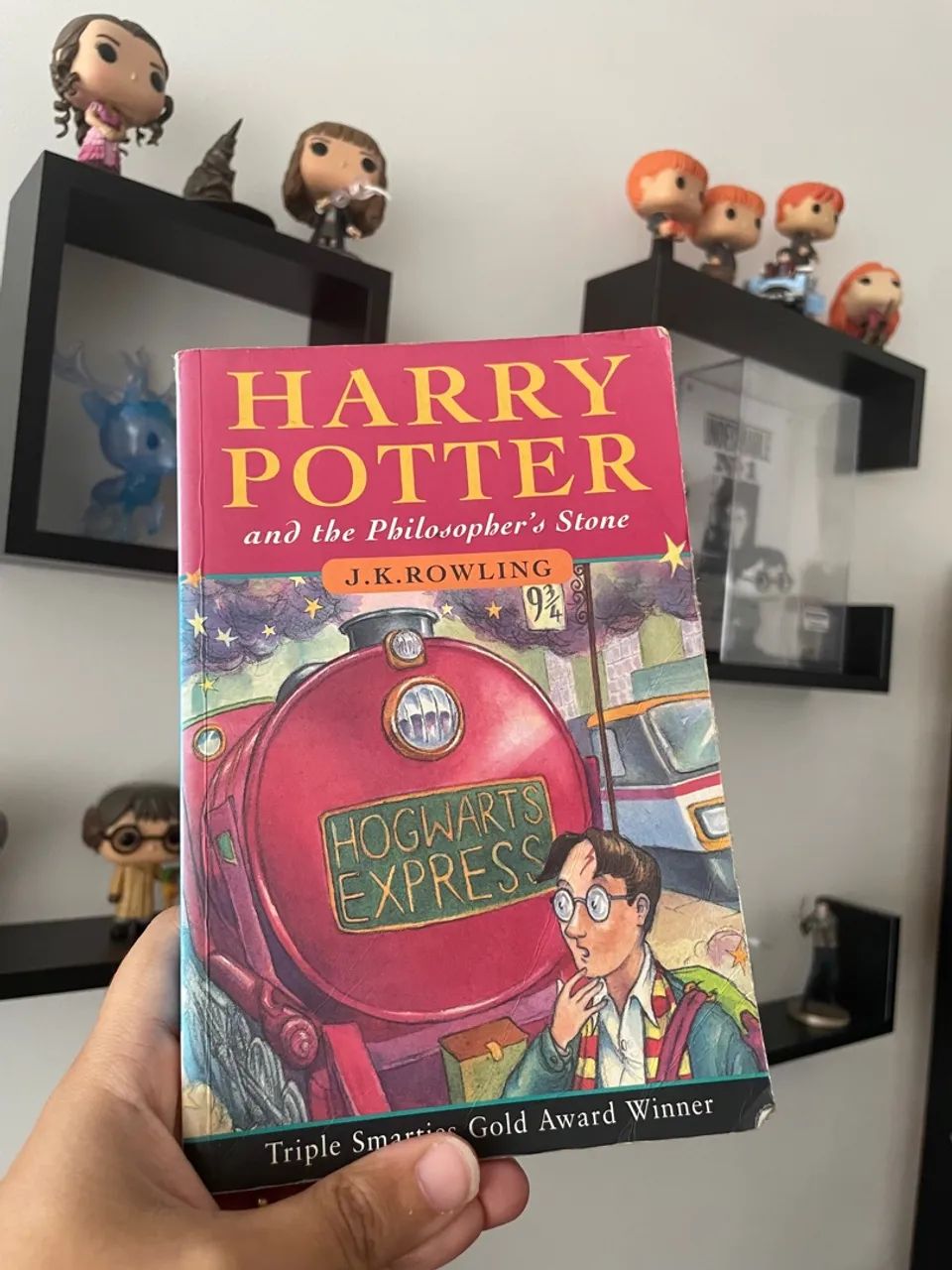 Harry Potter e a Pedra Filosofal - Primeira Edição em inglês  - Foto 4