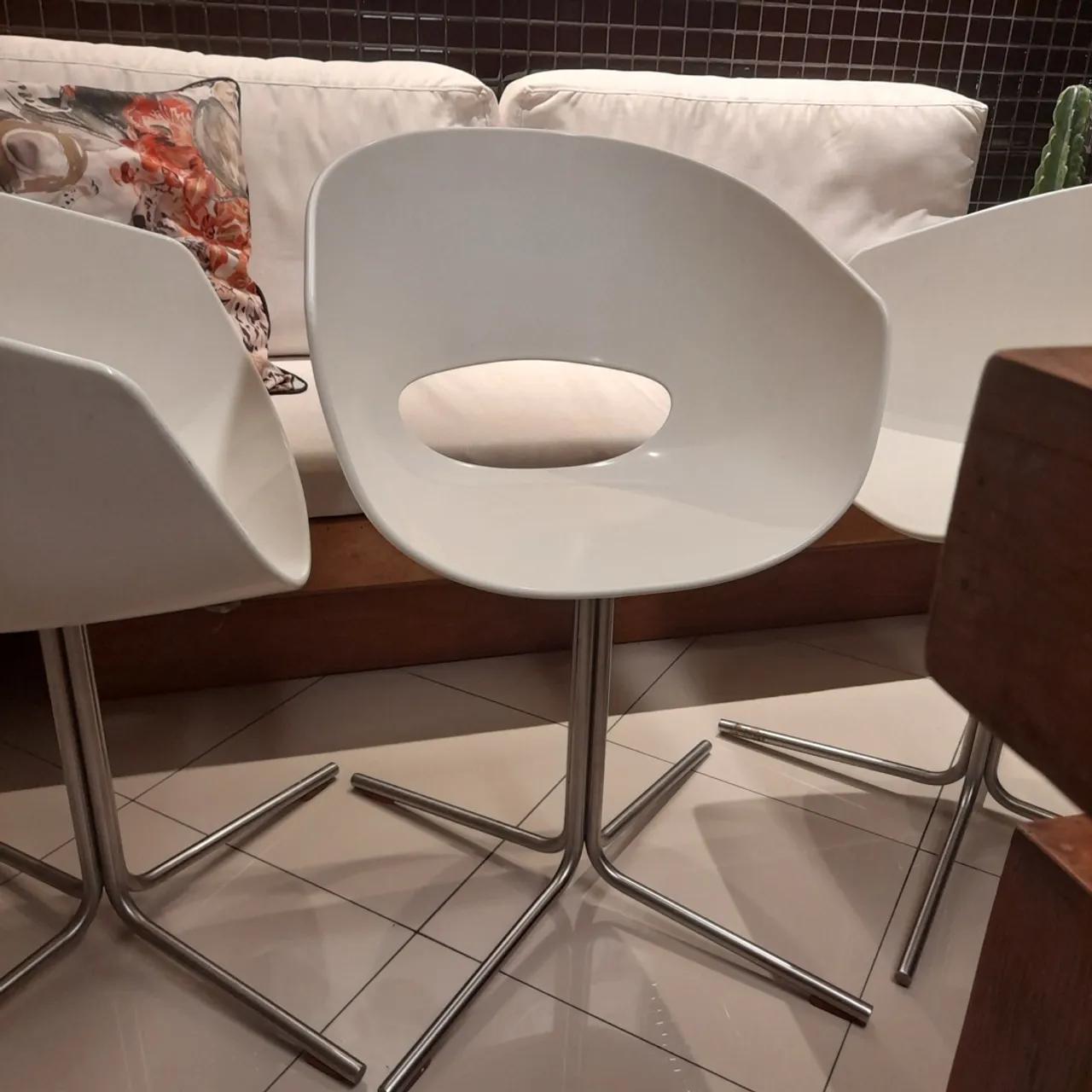 Conjunto de 6 Cadeiras Brancas Modernas