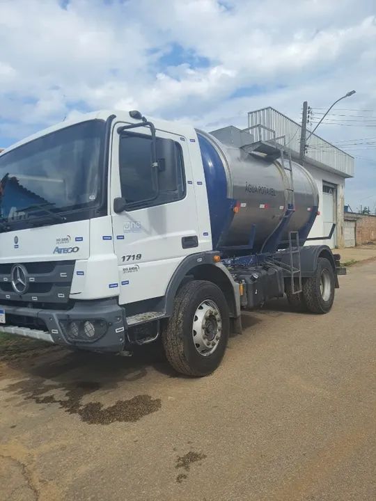 Caminhão pipa de 500l a 20.000 litros