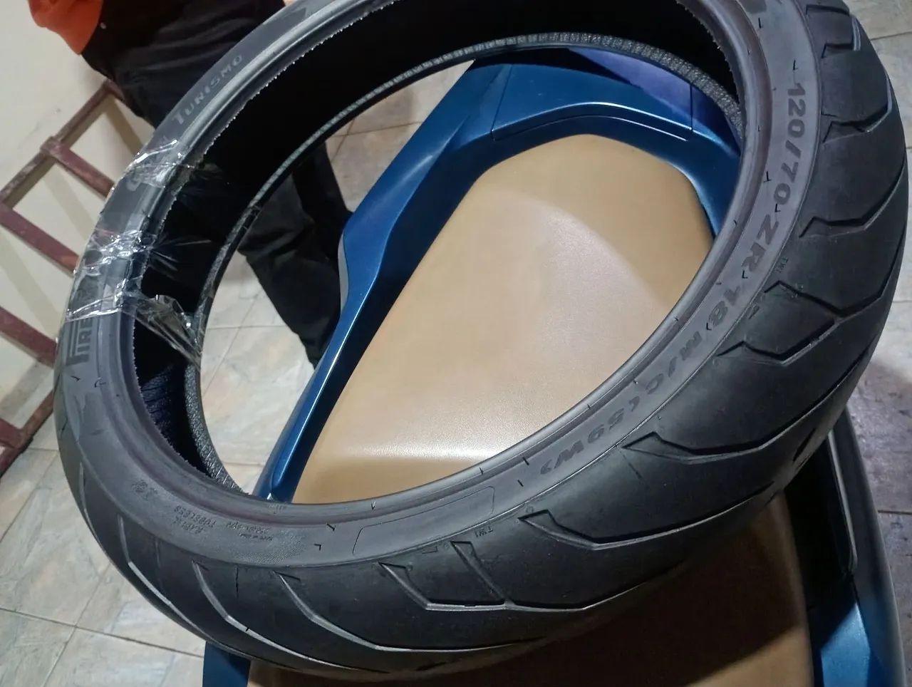 Pneu 120/70/18 - Foto 5