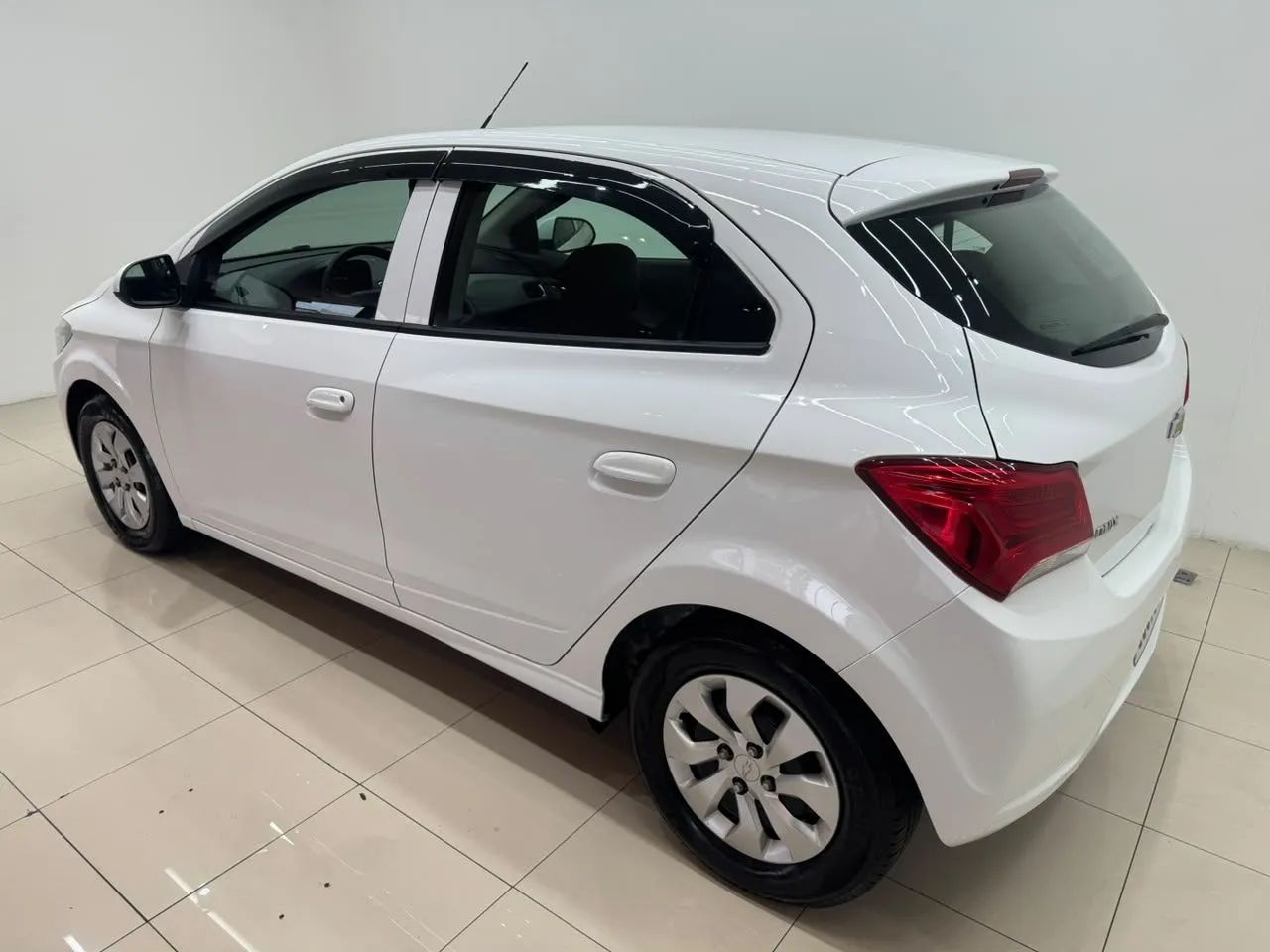 Chevrolet Onix Hatch LT 1.0 12V Flex Mec. 4P 2019 - Foto 5