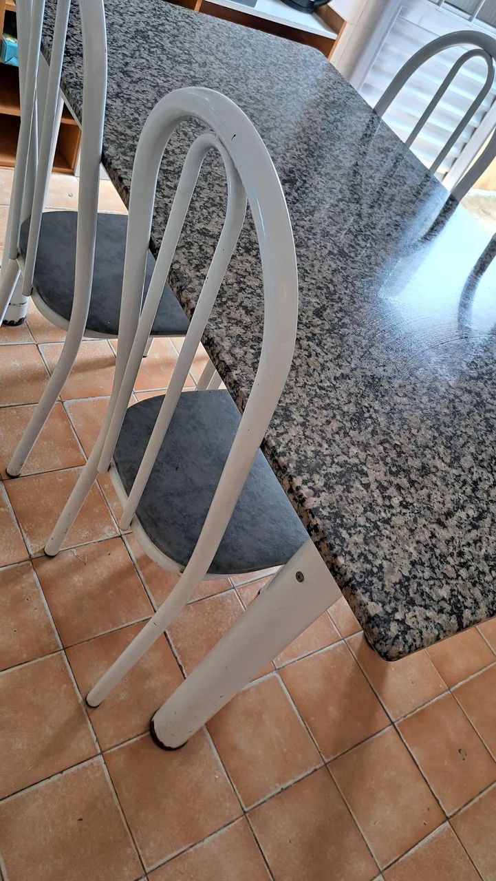 Mesa de jantar com 4 cadeiras - Foto 3
