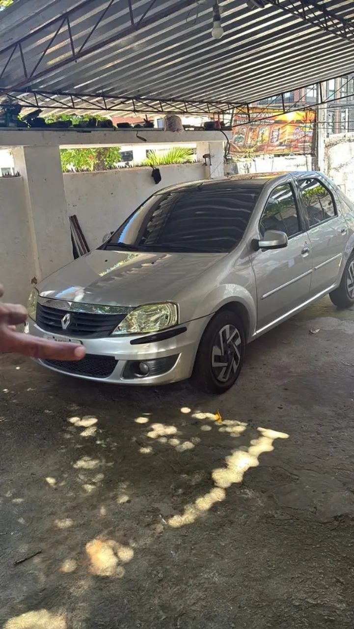 Renault Logan Expression Hi-flex 1.6 8V 4P 2013 - Foto 2
