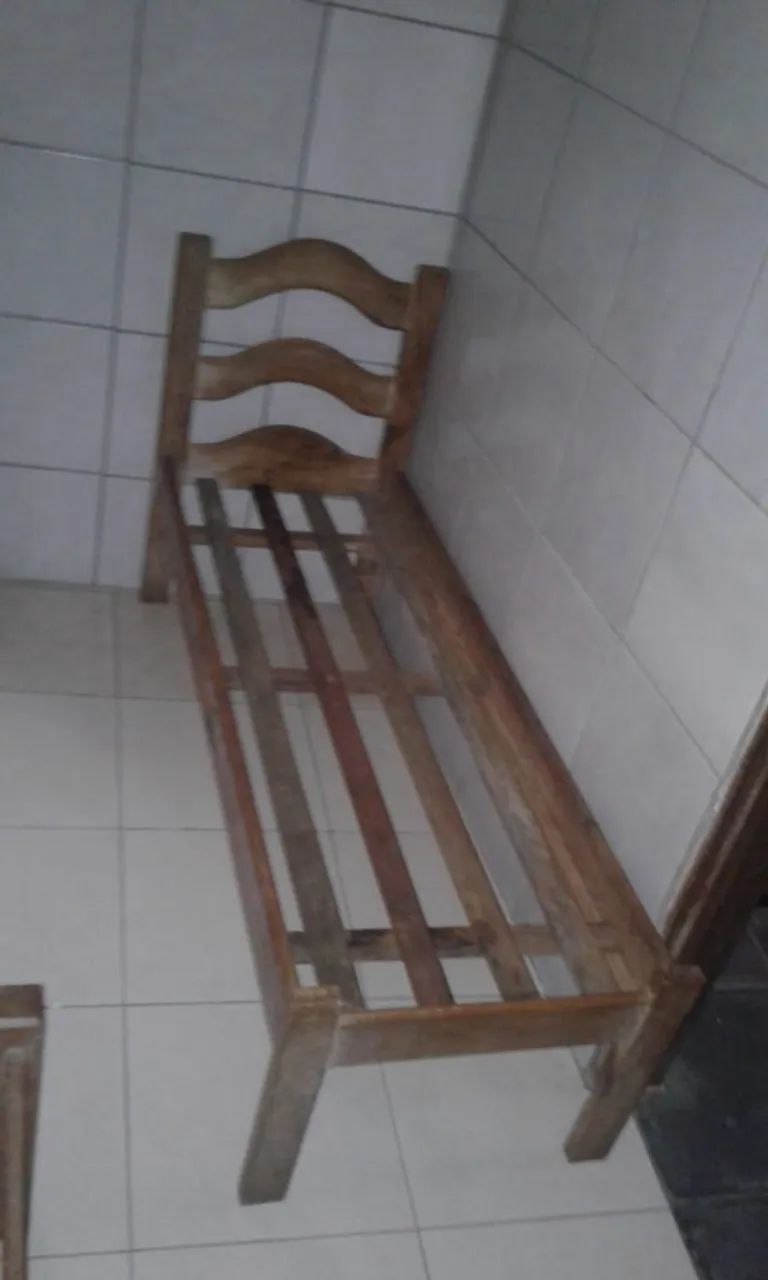 Móveis de madeira maciça de alta durabilidade e ótimo acabamento. - Foto 4