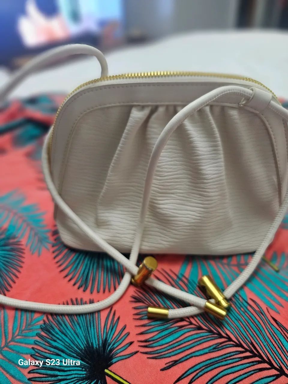 Bolsa branca tiracolo 