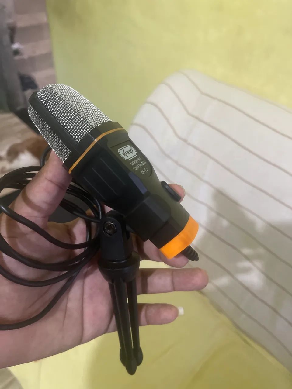Microfone TEM CONVERSA431116827525140481