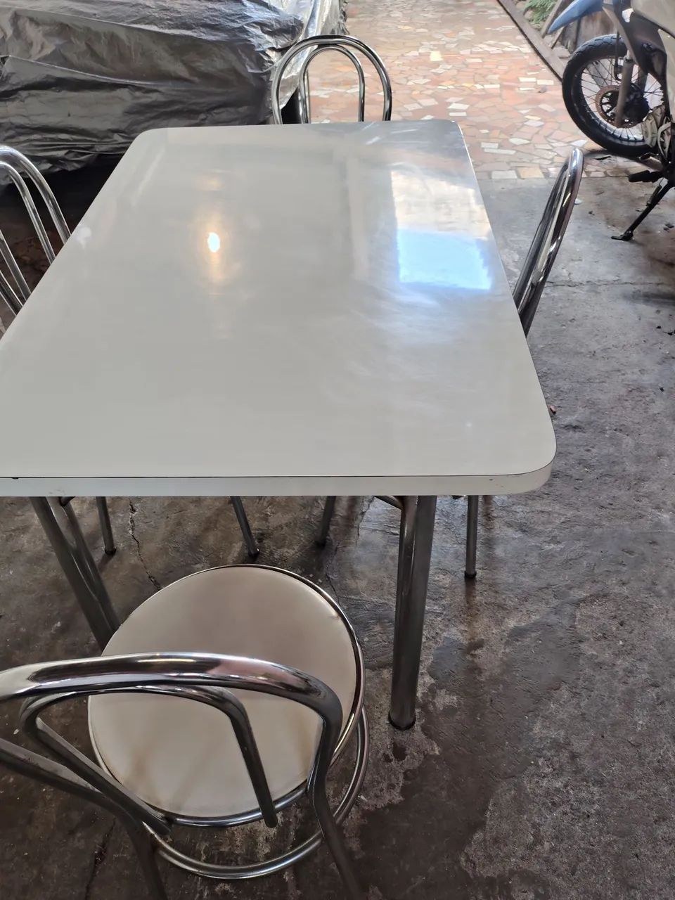 Uma linda mesa 4 cadeiras  - Foto 3