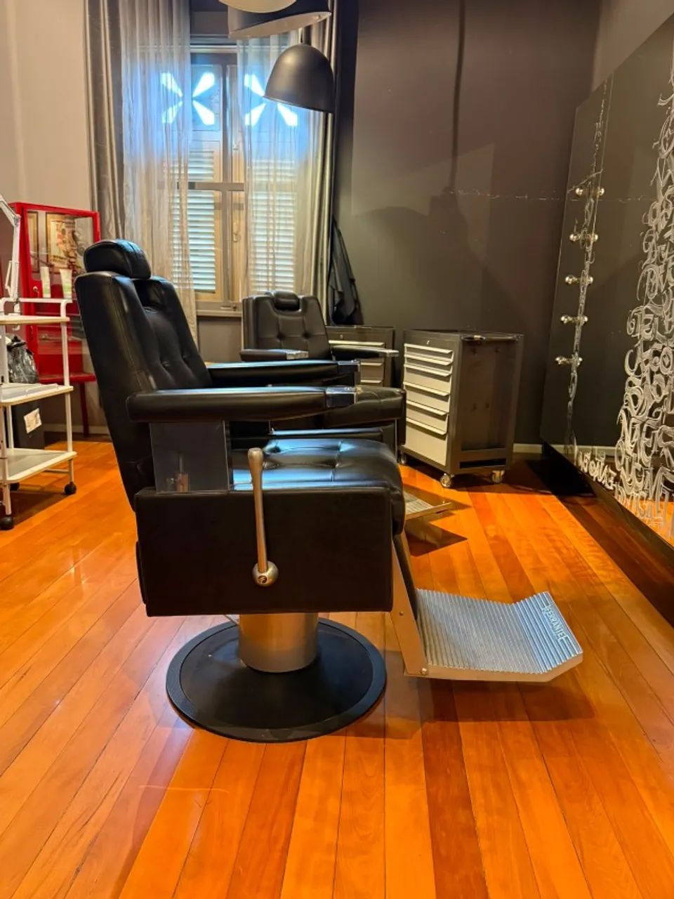 Cadeiras de Barbearia - Foto 2