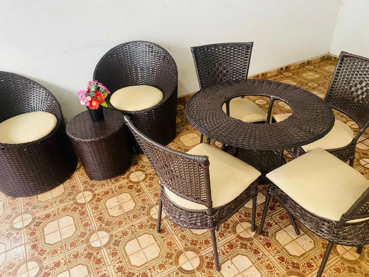 Jogo de mesa e poltronas  - Foto 4