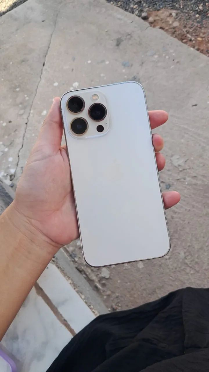 Vendo IPhone 13 Pro Branco 128gb - Celulares e Smartphones