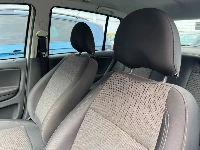 Volkswagen Fox 1.0 MI Total Flex 8V 5P 2014 - Foto 5
