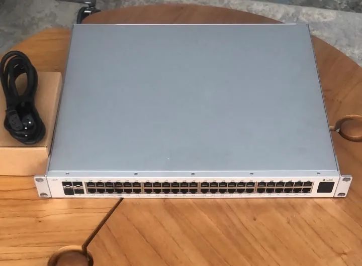 Switch Unifi USW Pro 48 POE ++